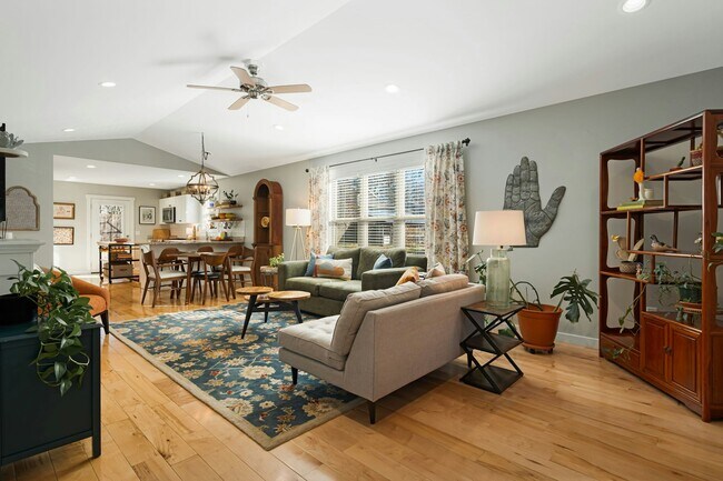 Building Photo - 695 Reed St