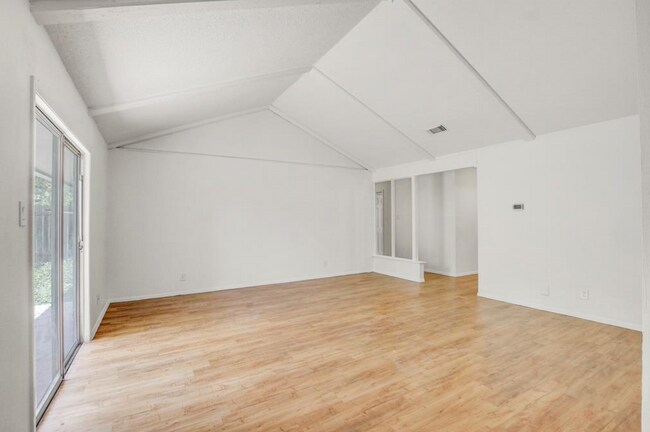 Foto del edificio - 705 Huntingdon Pl