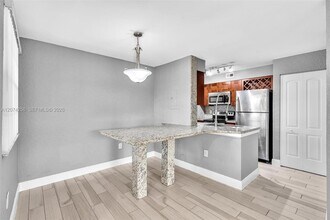 Building Photo - 2803 N Oakland Forest Dr