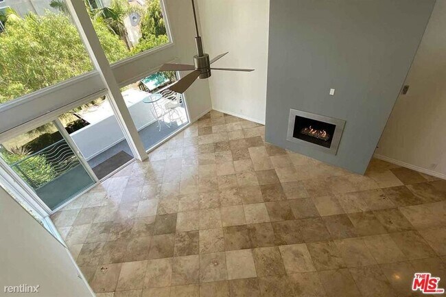 Foto del edificio - 2 br, 2 bath House - 29 Yawl St # B