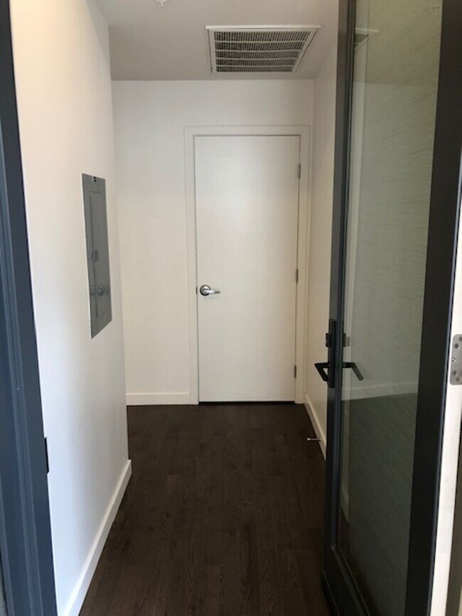 Foto del edificio - 2 Bedroom Condo in the Confluence!