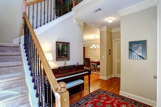 Foto del edificio - 5881 Norfolk Chase Rd