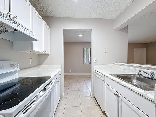 Foto del edificio - 719 Meadows Cir
