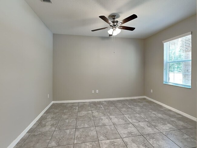 Foto del edificio - 21087 Pleasant Plains Pkwy