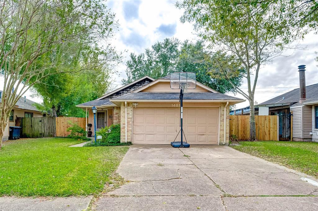 Primary Photo - 14015 Clear Forest Dr