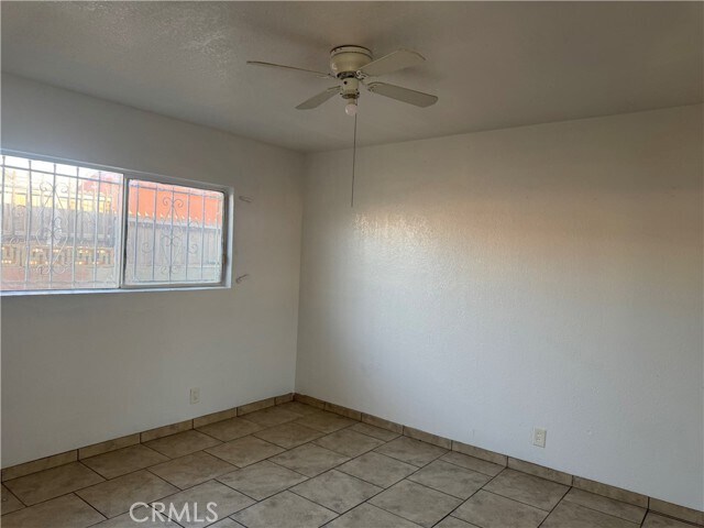 Foto del edificio - 1111 W 93rd St