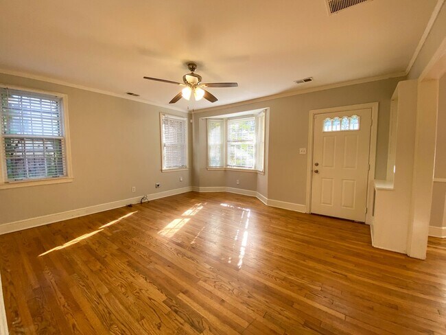 Foto del edificio - 4 bedroom, 2 bath near the University of M...