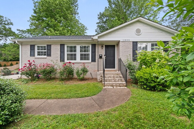 Building Photo - 1825 Windham Pl