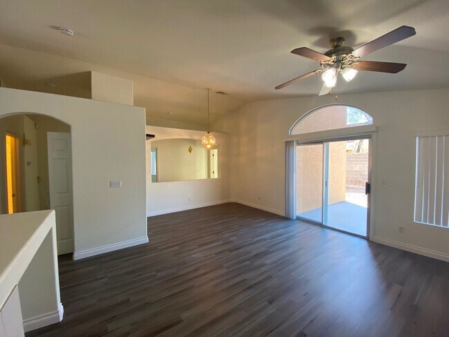 Building Photo - 8029 Sierra Largo Dr