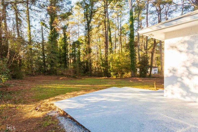 Building Photo - 3395 Jackson Dr