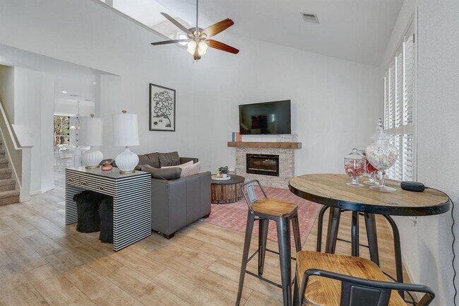 Foto del edificio - 211 N Lynnwood Trail