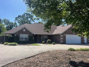 Building Photo - 503 Tunbridge Dr