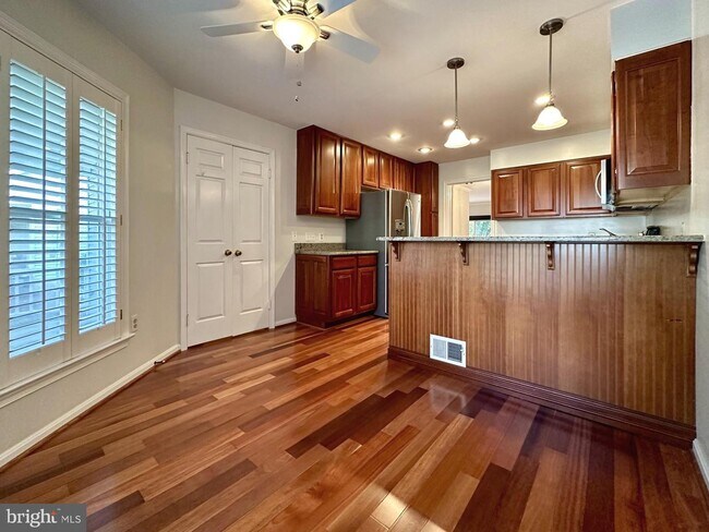 Building Photo - 9405 Odyssey Ct