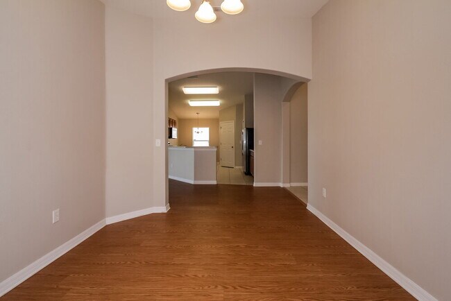 Foto del edificio - 10620 Shady Preserve Dr