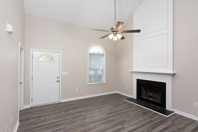 Foto del edificio - **Pending Application** Delightful 2 bed h...