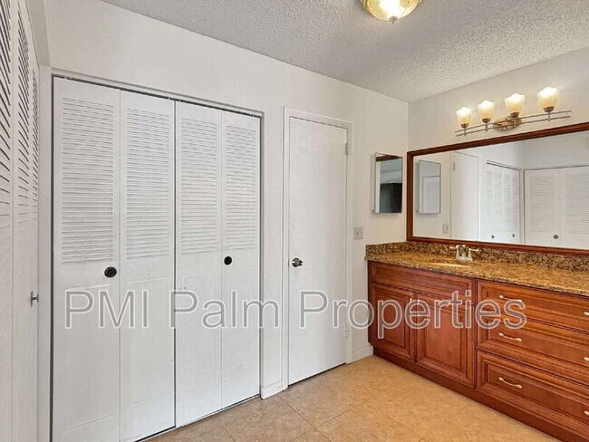 Foto del edificio - 390 Golfview Rd