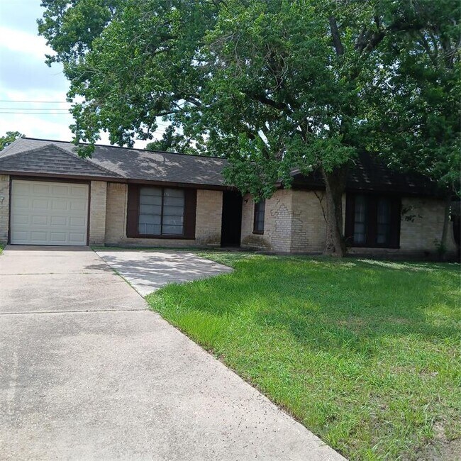 Building Photo - 11239 Spottswood Dr