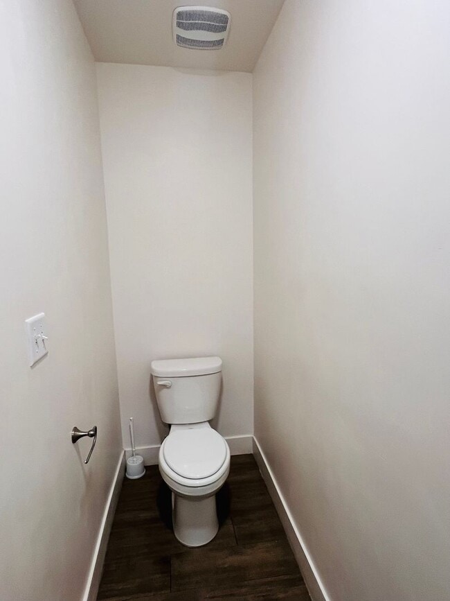 Foto del edificio - Beautiful new construction town home with ...