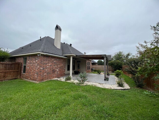 Foto del edificio - 4 Bedroom in North Bossier Gated Community...