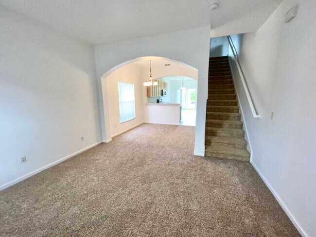 Foto del edificio - MOVE IN NOW!! Remodeled Kitchen!! Wonderfu...