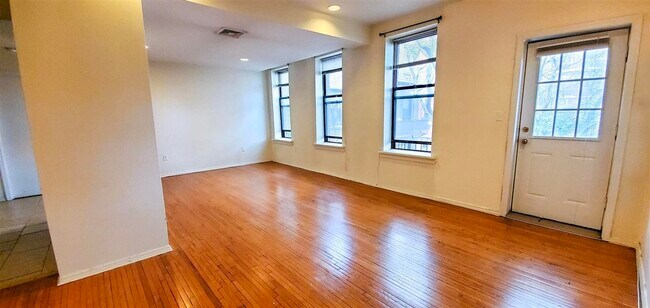 Building Photo - 227 Adams St