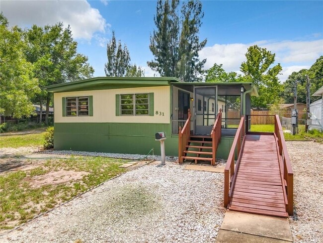 Building Photo - 831 Wolf Trail