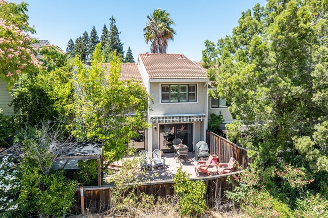 3BD, 3BA - 2,145SF - Backyard - 1446 Quail View Cir