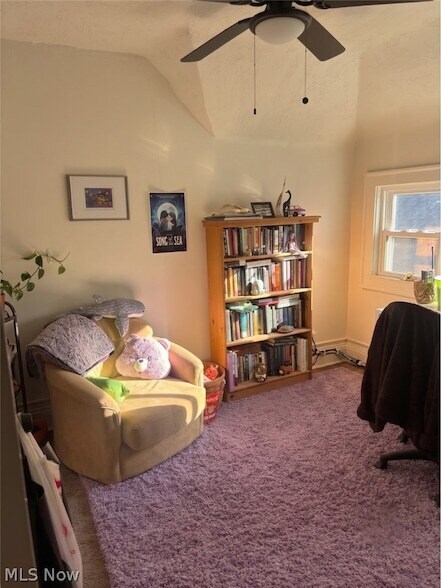 Foto del edificio - 3430 Beechwood Ave