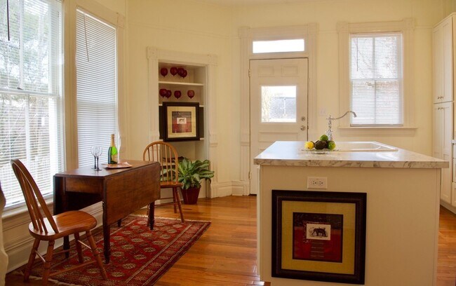 Foto del edificio - Stunning Furnished Historic Renovation in ...