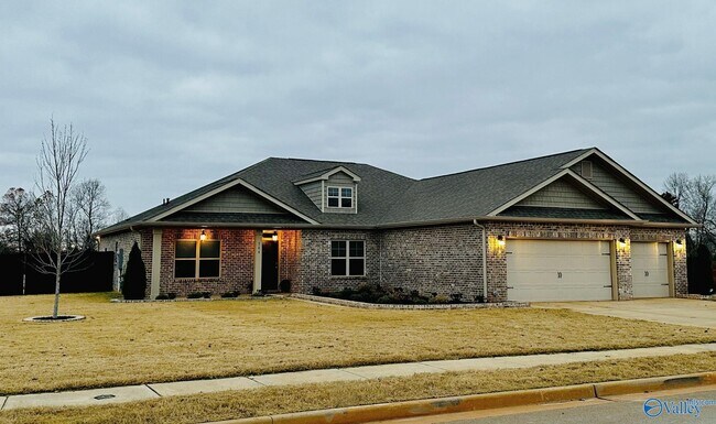 Foto del edificio - 306 Sandy Oak Dr