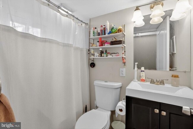 Building Photo - 1127 E Susquehanna Ave