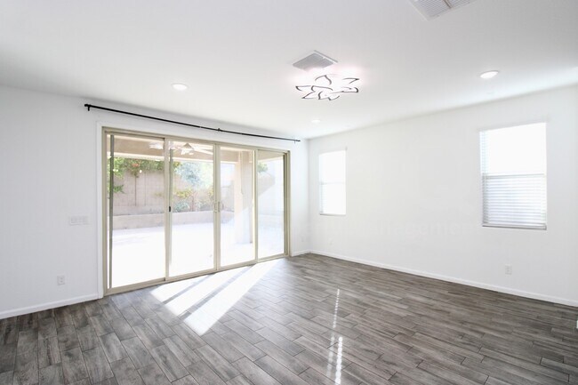 Building Photo - 20815 N 40th Dr