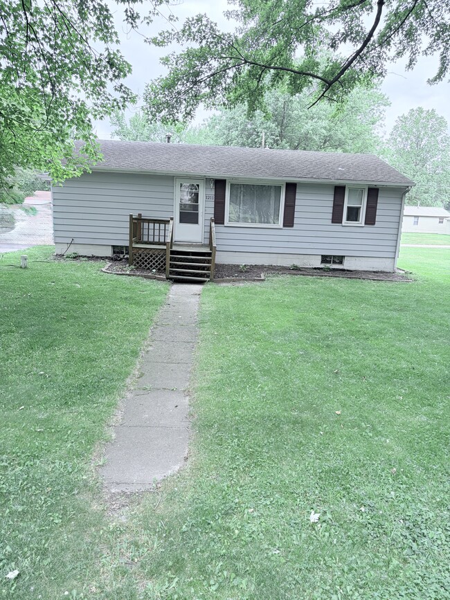 Building Photo - 1211 Wooster Rd