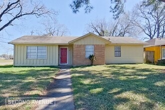 Building Photo - 10801 Stover St