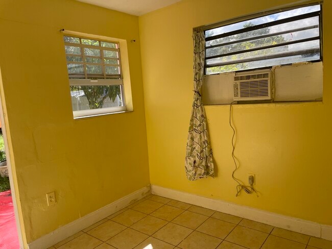 Building Photo - Cutler Bay