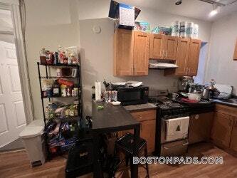 Foto del edificio - 833 Beacon St