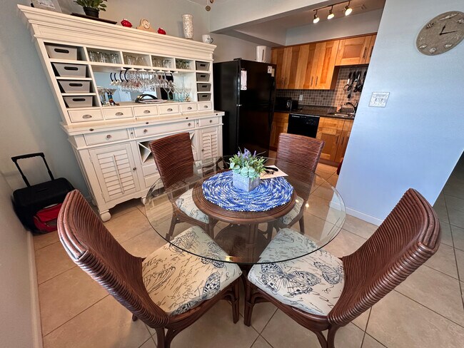 Foto del edificio - 4875 Coquina Key Dr SE