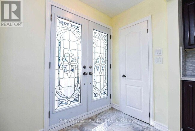 Photo du bâtiment - 153 Vodden St E