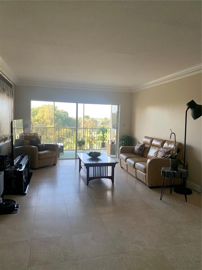 3200 N Palm Aire Dr Unit 606, Pompano Beach, FL 33069 Condo for Rent