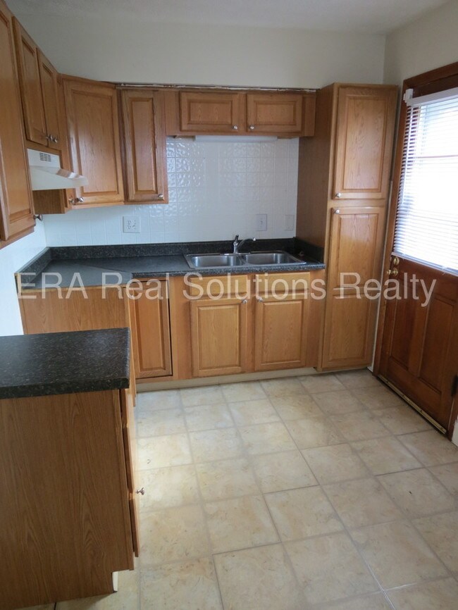 Building Photo - new rental in holly hill subdivision
