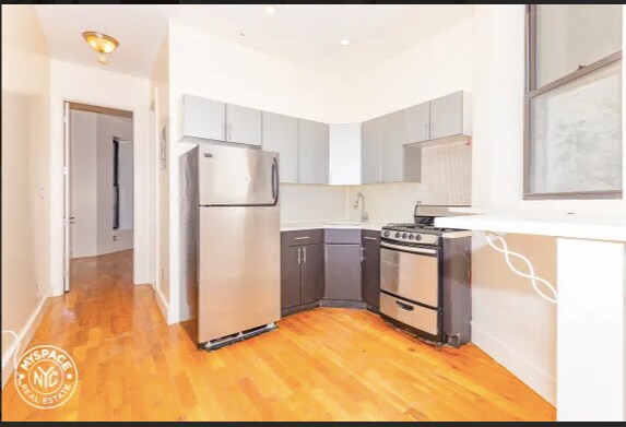 Primary Photo - 676 Quincy St