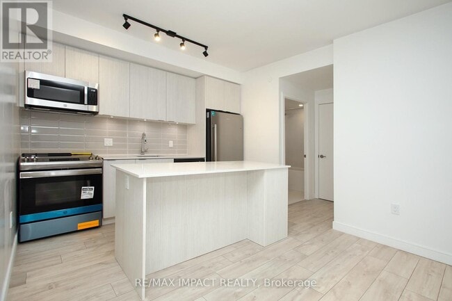 Building Photo - 174 Clonmore Dr