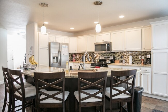 Building Photo - Meridian Campus/Greenbelt/4Bedrooms