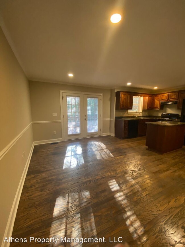 Building Photo - 3 br, 2 bath House - 545 S. Fifth Street