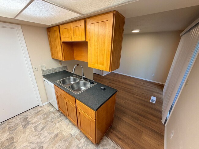 Foto del edificio - 6333 Fairway Ave SE