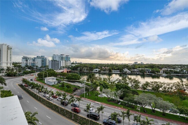 Foto del edificio - 6362 Collins Ave