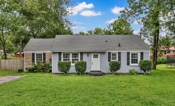 Building Photo - 135 N Meadow Dr