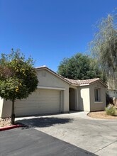 Building Photo - 595 Vista Bonita