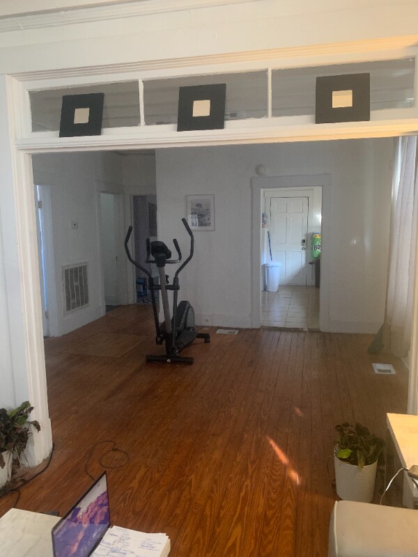 Foto del edificio - 1014 W 39th St