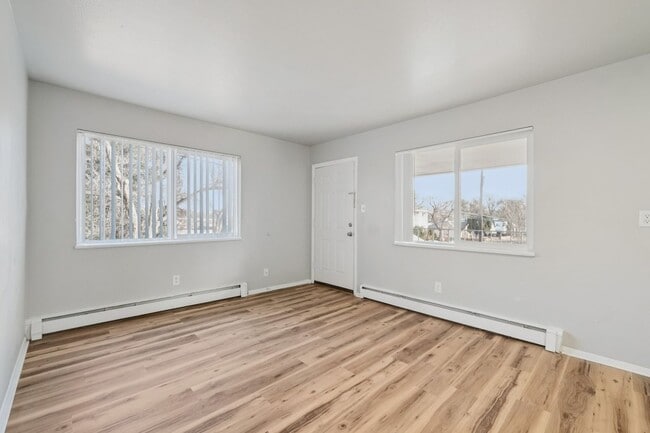 Photo - 319 E Brookside St Apartment